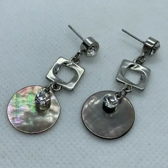 💛 Silver Tone Shell & Rhinestone Dangle Earrings - Picture 3 of 3